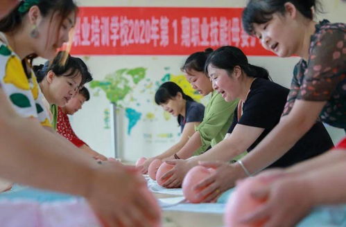 月薪四万，也抢不到金牌月嫂 母婴生活护理背后的供需失衡